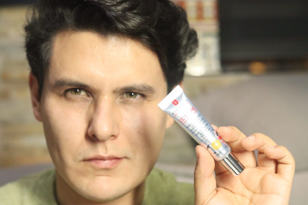 Gracias a sus pigmentos encapsulados y a su textura transformadora, CC Cream se adapta